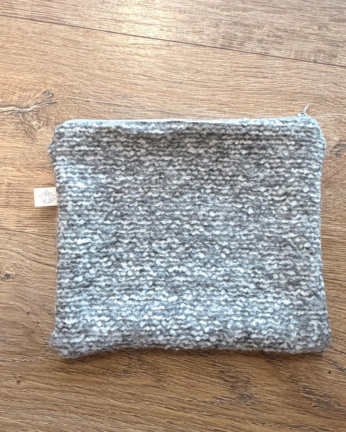 Pochette grise laine texturée