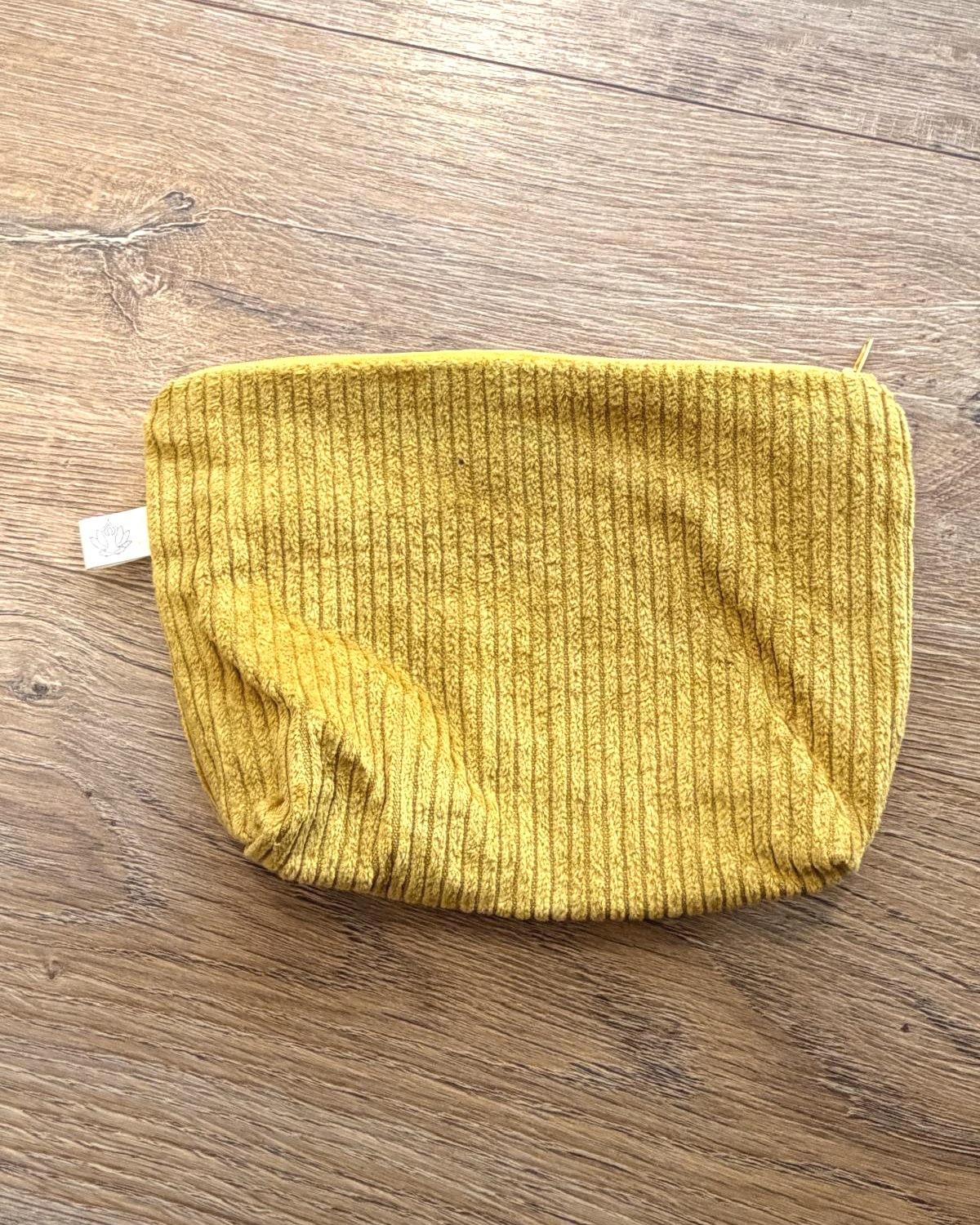 Pochette moutarde velours côtelé