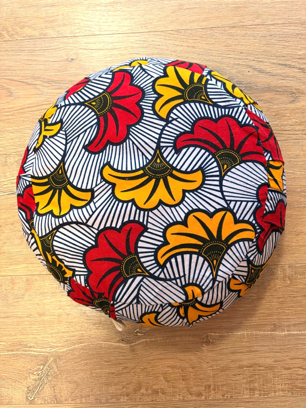 Zafu cousu main en tissu wax rouge et jaune